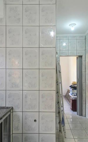 Casa à venda com 200m², 4 quartos e 4 vagas Casa à venda com 200m², 4 quartos e 4 vagasEdícula