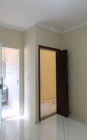 Casa à venda com 200m², 4 quartos e 4 vagas Casa à venda com 200m², 4 quartos e 4 vagasSuite