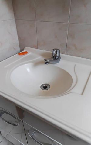 Casa à venda com 200m², 4 quartos e 4 vagas Casa à venda com 200m², 4 quartos e 4 vagasBanheiro 1