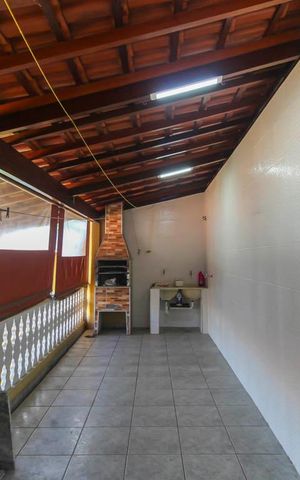 Casa à venda com 200m², 4 quartos e 4 vagas Casa à venda com 200m², 4 quartos e 4 vagasÁrea de Serviço