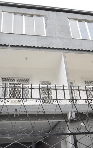 Casa à venda com 88m², 2 quartos e 1 vagaFachada + Placa