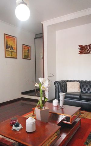 Casa à venda com 307m², 4 quartos e 2 vagasSala