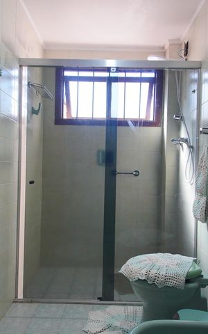 Casa à venda com 307m², 4 quartos e 2 vagasBanheiro 3