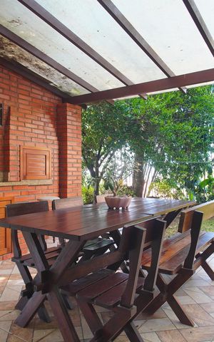 Casa à venda com 307m², 4 quartos e 2 vagasChurrasqueira