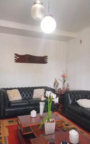 Casa à venda com 307m², 4 quartos e 2 vagasSala