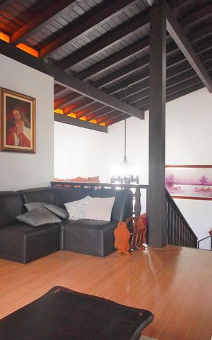 Casa à venda com 307m², 4 quartos e 2 vagasSala de TV