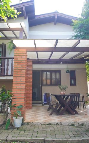 Casa à venda com 307m², 4 quartos e 2 vagasQuintal