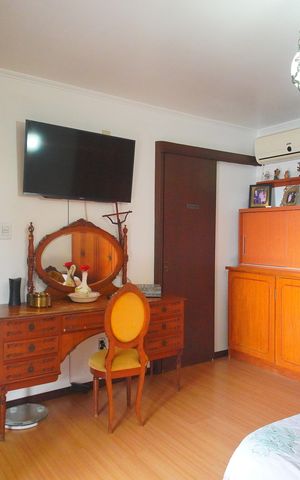 Casa à venda com 307m², 4 quartos e 2 vagasSuíte