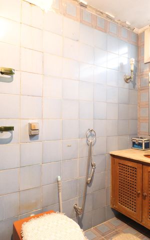 Casa à venda com 352m², 4 quartos e 8 vagasBanheiro da Suíte