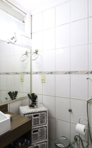 Casa à venda com 352m², 4 quartos e 8 vagasBanheiro Social