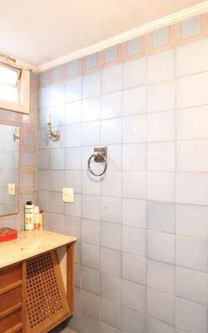 Casa à venda com 352m², 4 quartos e 8 vagasBanheiro da Suíte