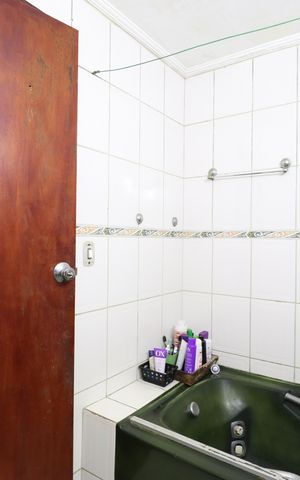Casa à venda com 352m², 4 quartos e 8 vagasBanheiro Social