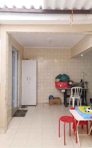 Casa à venda com 120m², 2 quartos e 2 vagasÁrea de serviço