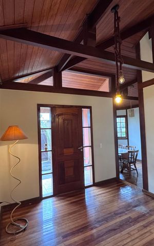 Casa de condomínio à venda com 250m², 4 quartos e 1 vagaSala