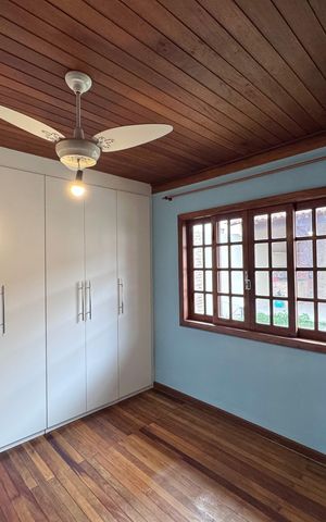 Casa de condomínio à venda com 250m², 4 quartos e 1 vagaSuíte 1