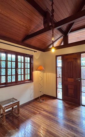Casa de condomínio à venda com 250m², 4 quartos e 1 vagaSala