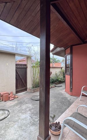 Casa de condomínio à venda com 250m², 4 quartos e 1 vagaÁrea externa