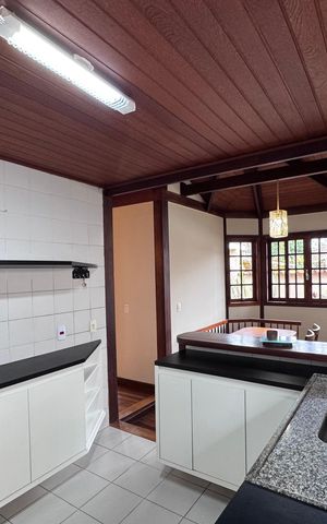Casa de condomínio à venda com 250m², 4 quartos e 1 vagaCozinha 