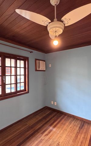 Casa de condomínio à venda com 250m², 4 quartos e 1 vagaSuíte 1
