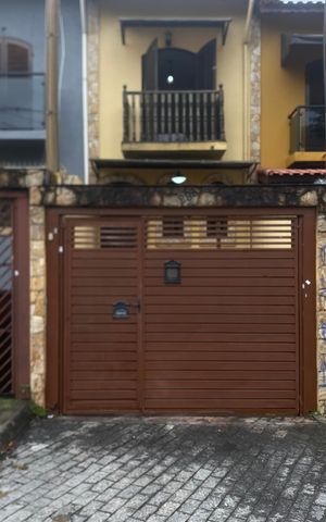 Casa para alugar com 108m², 2 quartos e 3 vagasFachada
