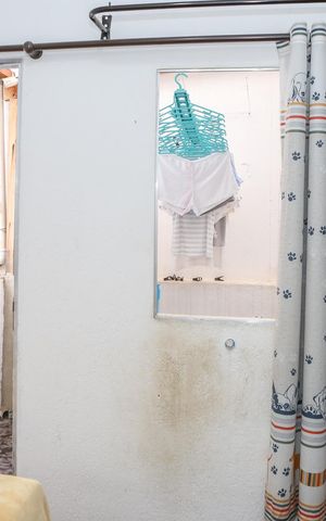 Casa à venda com 75m², 2 quartos e 4 vagas Casa à venda com 75m², 2 quartos e 4 vagasSala