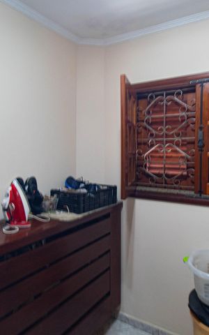Casa à venda com 290m², 3 quartos e 6 vagasQuarto de Serviço