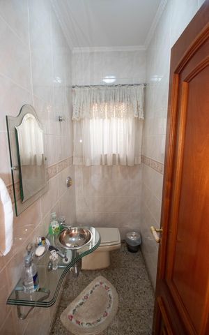 Casa à venda com 290m², 3 quartos e 6 vagasLavabo