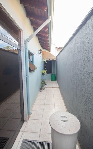 Casa à venda com 290m², 3 quartos e 6 vagasQuintal