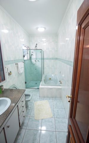Casa à venda com 290m², 3 quartos e 6 vagasBanheiro da Suíte 3