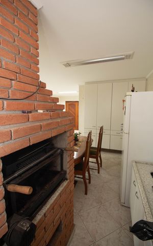 Casa à venda com 290m², 3 quartos e 6 vagasChurrasqueira