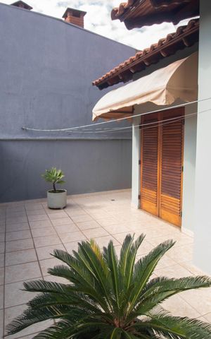 Casa à venda com 290m², 3 quartos e 6 vagasQuintal