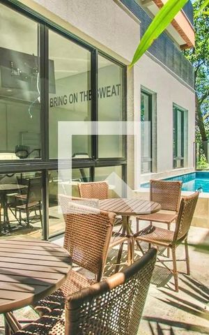 Studio à venda com 28m², 1 quarto e sem vagaÁrea comum - Piscina