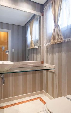 Apartamento à venda com 322m², 4 quartos e 4 vagas Apartamento à venda com 322m², 4 quartos e 4 vagasLavabo 1