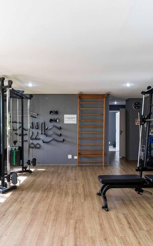 Apartamento à venda com 176m², 4 quartos e 4 vagas Apartamento à venda com 176m², 4 quartos e 4 vagasÁrea comum - Academia