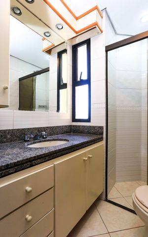 Apartamento à venda com 176m², 4 quartos e 4 vagas Apartamento à venda com 176m², 4 quartos e 4 vagasBanheiro da Suíte 3