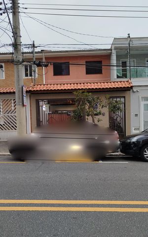 Casa à venda com 138m², 3 quartos e 3 vagas Casa à venda com 138m², 3 quartos e 3 vagasFachada