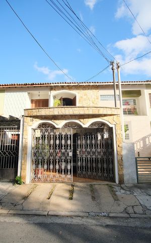 Casa à venda com 120m², 3 quartos e 1 vagaFachada