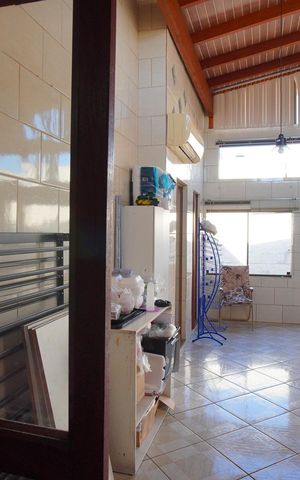 Casa para alugar com 220m², 3 quartos e 2 vagasSuíte - Vista
