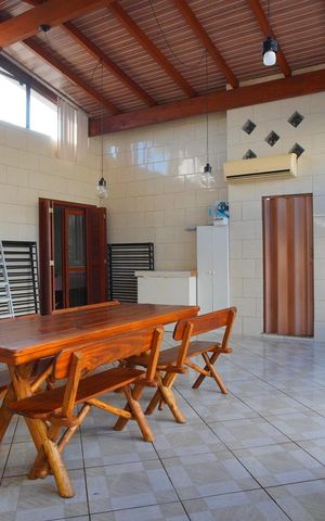 Casa para alugar com 220m², 3 quartos e 2 vagasÁrea de Serviço