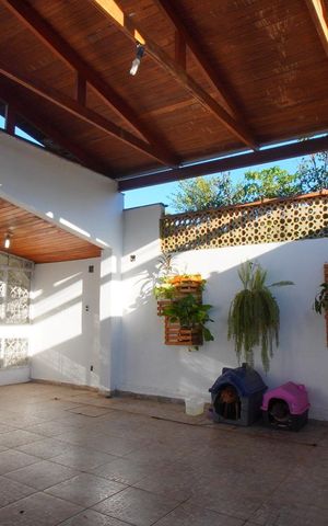 Casa para alugar com 220m², 3 quartos e 2 vagasQuintal - Frente