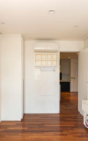 Apartamento à venda com 225m², 4 quartos e 4 vagas Apartamento à venda com 225m², 4 quartos e 4 vagasSuíte 2