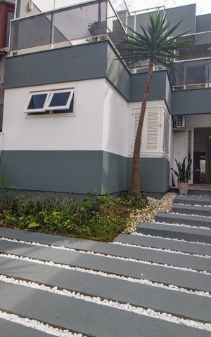 Casa para alugar com 110m², 3 quartos e 2 vagas Casa para alugar com 110m², 3 quartos e 2 vagasFachada
