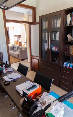 Casa de condomínio à venda com 450m², 4 quartos e 4 vagas Casa de condomínio à venda com 450m², 4 quartos e 4 vagasEscritório do Térreo