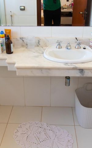 Casa de condomínio à venda com 450m², 4 quartos e 4 vagas Casa de condomínio à venda com 450m², 4 quartos e 4 vagasBanheiro da Suíte 3