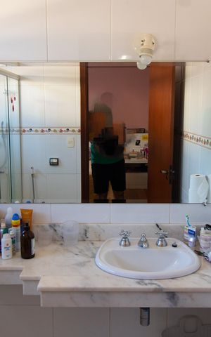 Casa de condomínio à venda com 450m², 4 quartos e 4 vagas Casa de condomínio à venda com 450m², 4 quartos e 4 vagasBanheiro da Suíte 3
