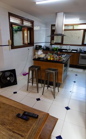 Casa de condomínio à venda com 450m², 4 quartos e 4 vagas Casa de condomínio à venda com 450m², 4 quartos e 4 vagasCozinha
