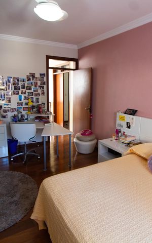 Casa de condomínio à venda com 450m², 4 quartos e 4 vagas Casa de condomínio à venda com 450m², 4 quartos e 4 vagasSuíte 3