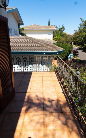 Casa de condomínio à venda com 450m², 4 quartos e 4 vagas Casa de condomínio à venda com 450m², 4 quartos e 4 vagasSacada da Suíte 2