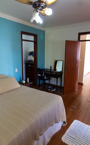 Casa de condomínio à venda com 450m², 4 quartos e 4 vagas Casa de condomínio à venda com 450m², 4 quartos e 4 vagasSuíte Master