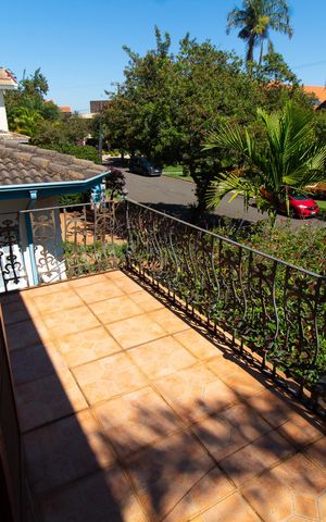 Casa de condomínio à venda com 450m², 4 quartos e 4 vagas Casa de condomínio à venda com 450m², 4 quartos e 4 vagasSacada da Suíte 2